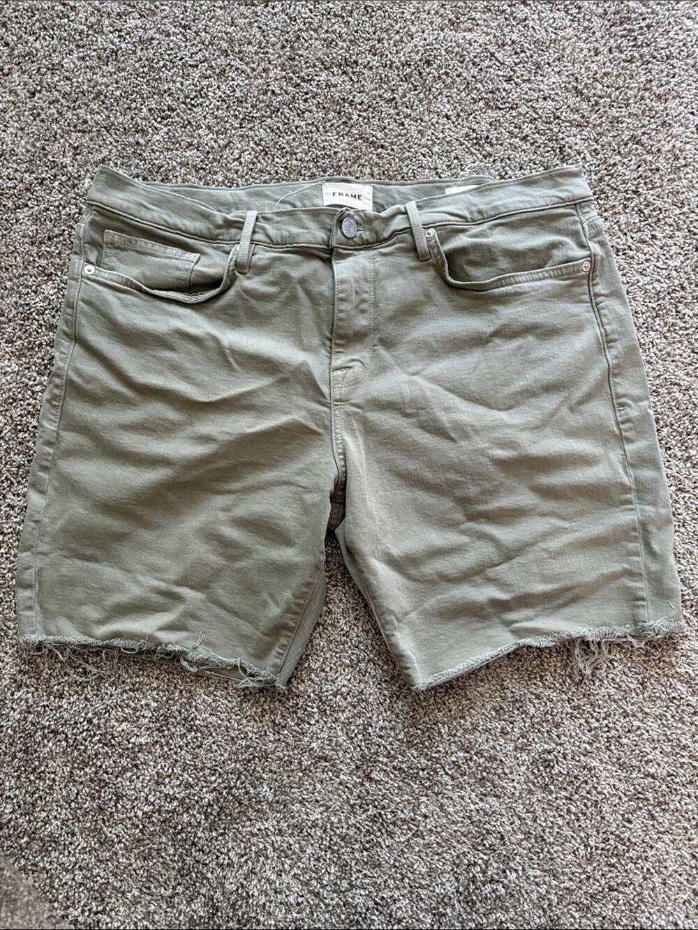 FRAME L’Homme Cut Off Denim Shorts Men’s Size 38 Gray Raw Hem Stretch